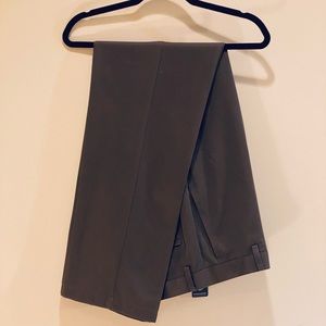 NWT Dockers No Iron Brown Essential Flat Front Khaki 34 x 34